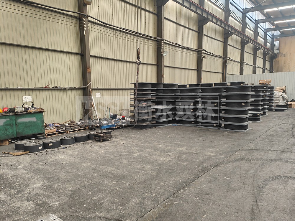 铅芯防震支座装置生产厂家 建筑橡胶隔震减震支座 LNR400橡胶隔震支座什么价格