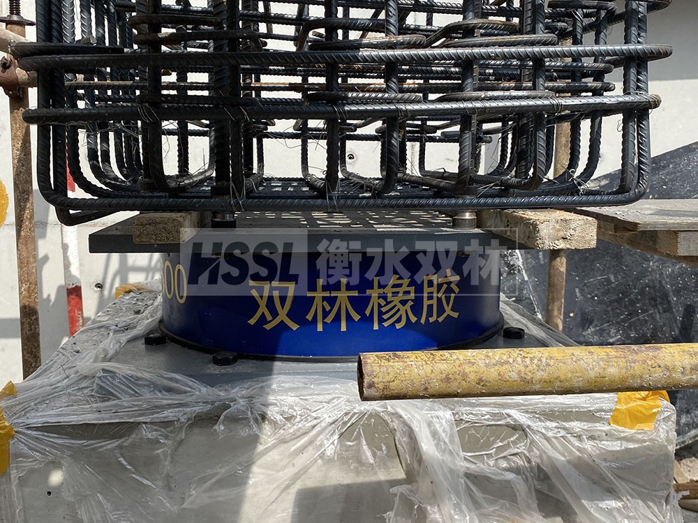 水平力分散力型隔震支座LNR厂家 HDR700高阻尼橡胶隔震支座多少钱 隔震支座LRB1200